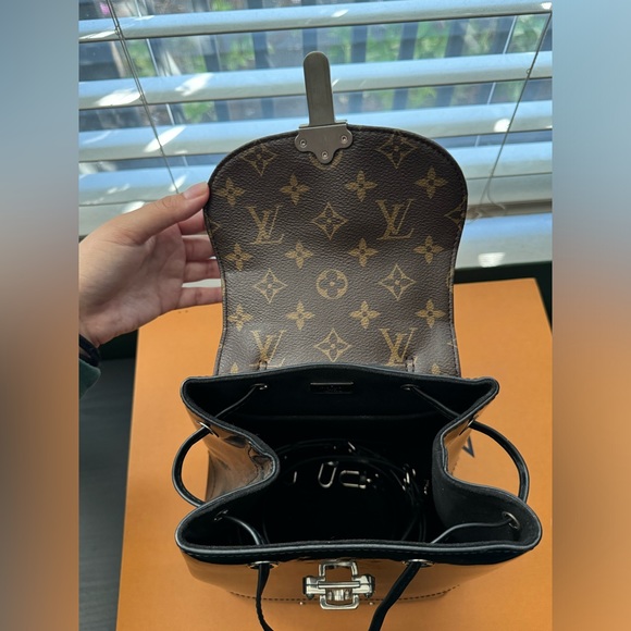 Louis Vuitton Patent Monogram Hot Springs mini backpack in Black🖤 - Picture 3 of 9
